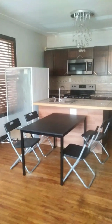 Rooms for rent in downtown Hamilton