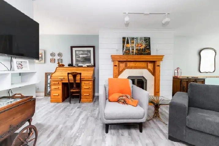 Furnished 5-BR Home Across From Lake Huron (All-Incusive)