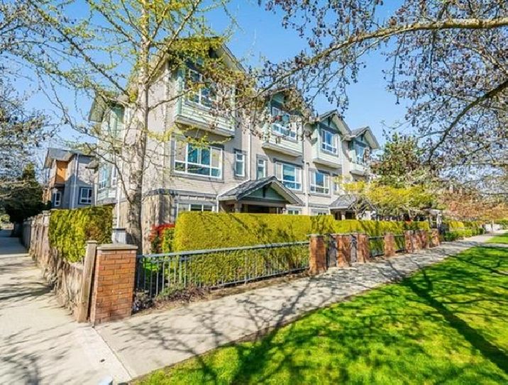 4-Bedroom Corner Townhouse for Rent – 9420 Ferndale Rd