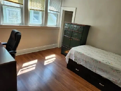 5-Minute walk to campus, furnished, clean rooms on Rankin