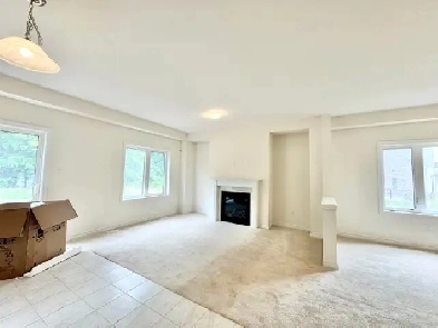 LUXURIOUS 4-BEDROOM FREEHOLD TOWNHOUSE WITH MODERN FINISHES