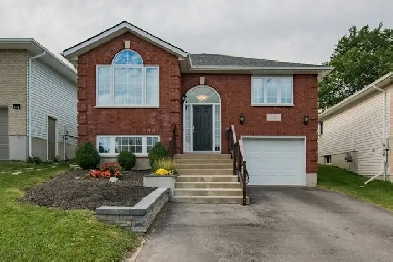 444 Dolshire St UPPER - ALL INCLUSIVE 3 bed, 2 bath - 3 Bedroom