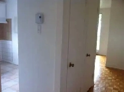 Ste-Foy grand 3 1/2  balcon à 1min pied hôpital IUCPQ et UL