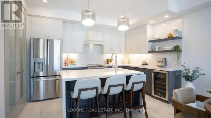 $799,990 · Row / Townhouse · 3 bed · 3 bath · Markham