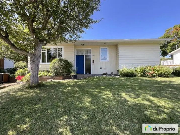 $414,000 - Bungalow for sale in Rimouski (Rimouski)