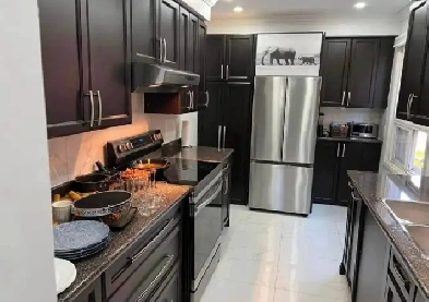 MAIN FLOOR ROOM FOR RENT, BRAMPTON