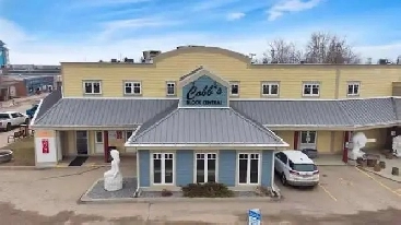 PROFESSIONAL OFFICE SPACE FOR LONG-TERM RENT — SYLVAN LAKE