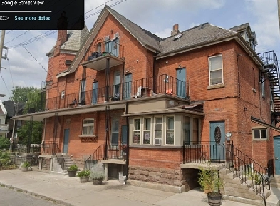 Studio   Bonus Sunroom | Harbord & Bathurst | $1,380 All-In