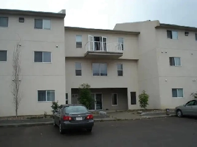 2 Bedroom 1.5 bathrooms Condo AB side, Lloydminster for rent