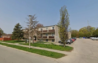 20 Winter Ave Cambridge - 2 bed $1729! EIWO Canadian Management