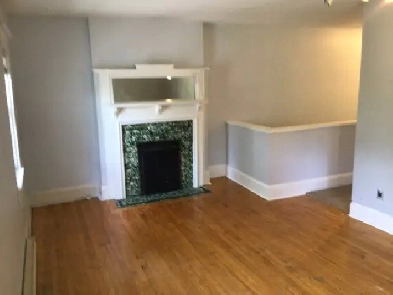 Spacious 2-BR Apartment with Parking in the Heart of Cabbagetown