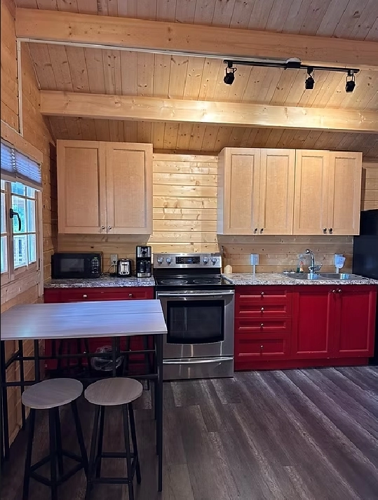 3 bed 1 bath cottage for mid term rent