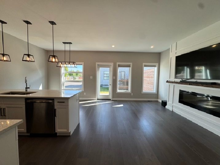3 Bed 3.5 Bath Townhouse For Rent In South Pointe