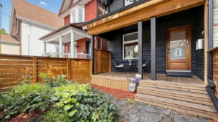 Stunning LESLIEVILLE 3 Bedroom / 2 Bathroom House