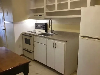 One bedroom apt. 10 minutes from WoodstockNB & bachelor unit