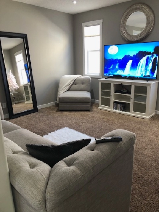 BEAUTIFUL EXECUTIVE FURNISHED HOME FOR RENT AIRDRIE