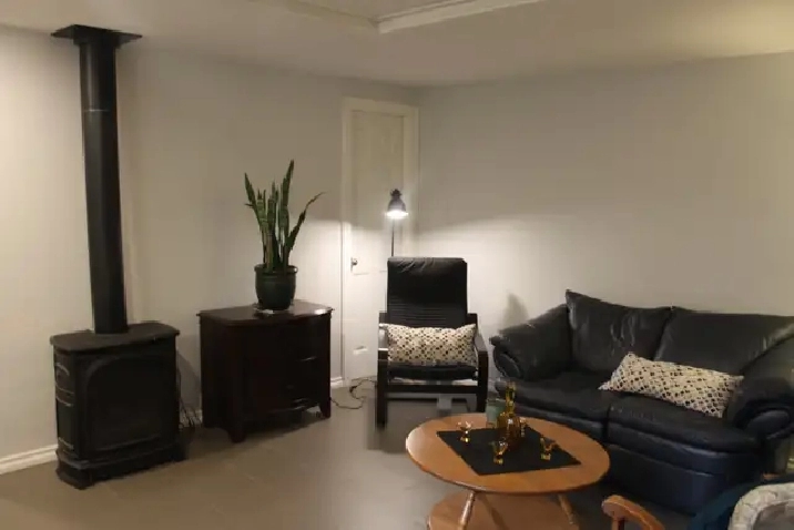 1 Bed 1 Bath Apartment - Burquitlam