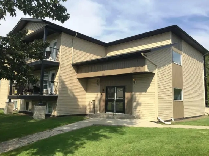 ⭐ TWO WEEK FREE ⭐ Amazing 2 Bedroom  Apartment on Quiet Close!