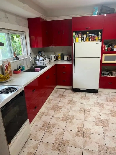 LARGE ROOM WITH PRIVATE WASHROOM