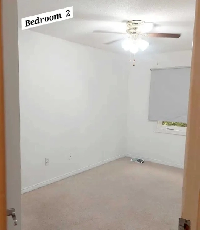 ROOM AVAILABLE for LEASE close to University.