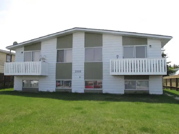Bi-Level Spacious 4 Plex in Bowden
