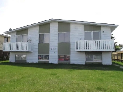 Bi-Level Spacious 4 Plex in Bowden