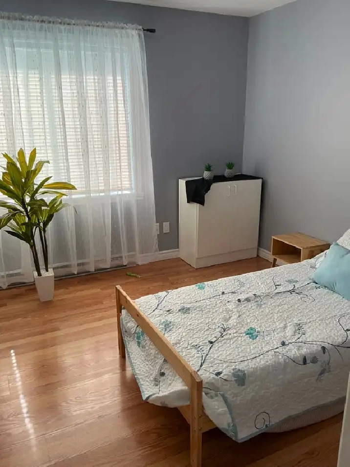 Chambre à louer pour étudiante université ou travailleuse