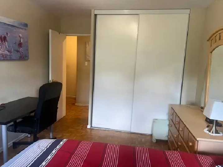 Room for rent in Mississauga South. For ladies only.