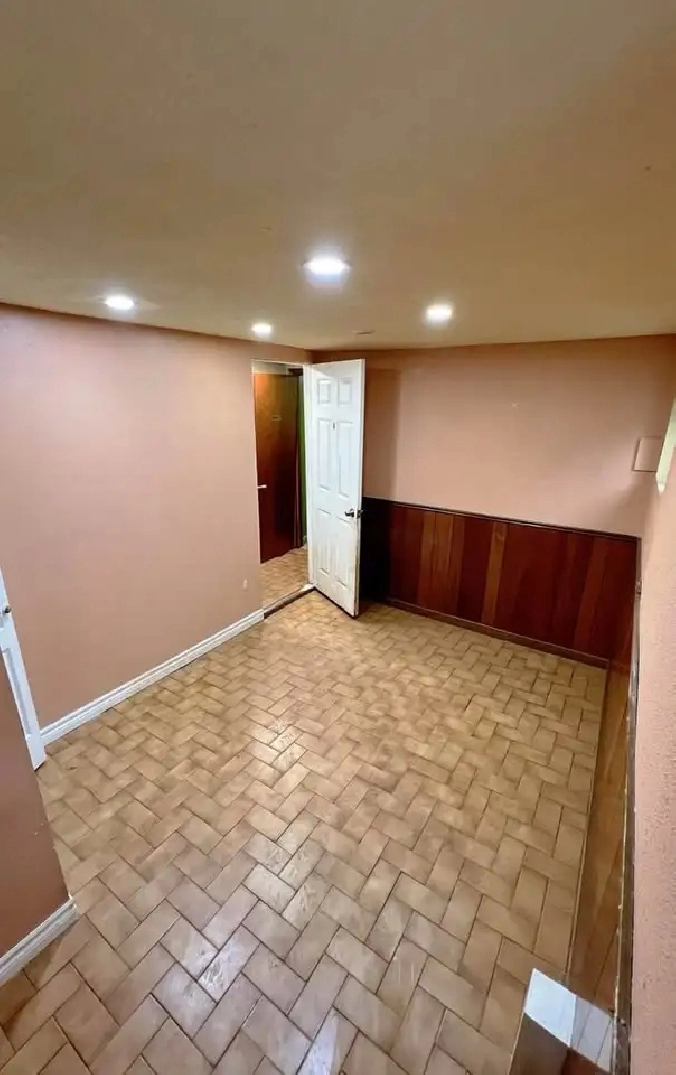Mississauga private room | $900 | Wi-Fi included