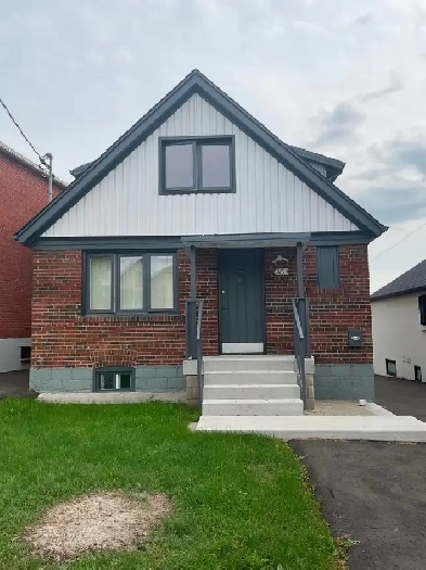 Newly Renovated 2 Bedroom Apartments Available