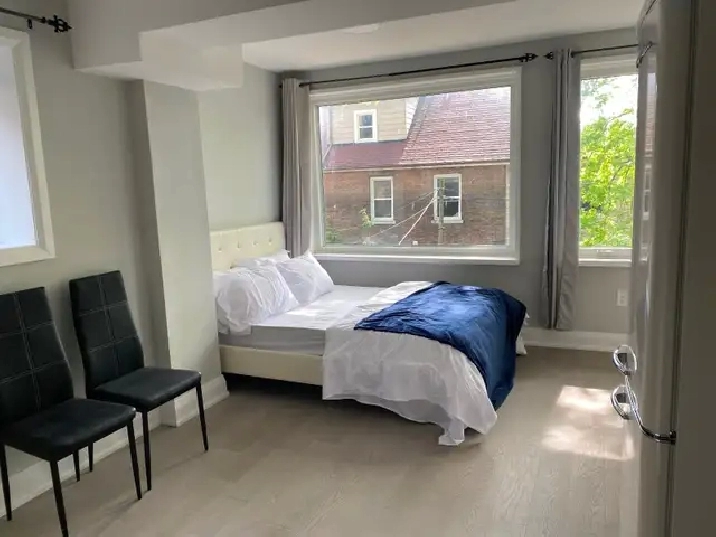Furnished Bachelor Unit | Roncesvalles Village | Available Now