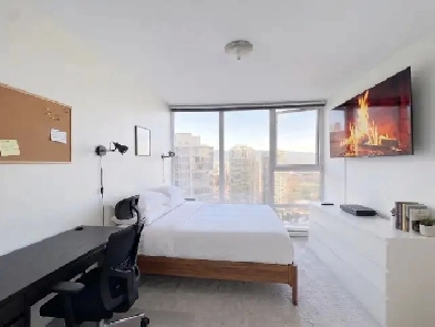 Furnished En-Suite Room Near VFS, SFU & Transit- All inclusive!