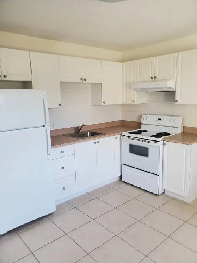 Newly Renovated & Close to Transit One Bedroom Suite