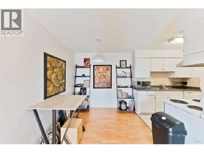 Furnished Private Room in a nice 2 bedroom Condo in New West