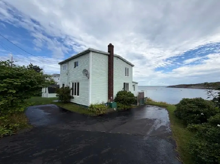 436 Windgap Rd - Flatrock