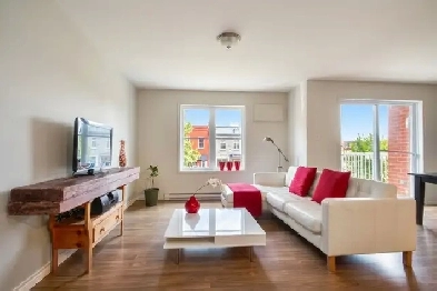 Brossard Renovated Condo 4 1/2 with balcony