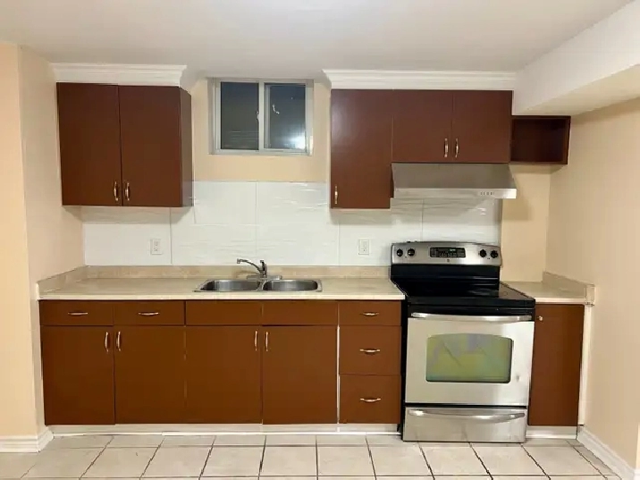 2 Bedroom Basement Apartment in Maple Vaughan