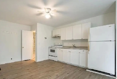 ALL INCLUSIVE - BRIGHT & RENOVATED JUNIOR ONE BEDROOM APARTMENT