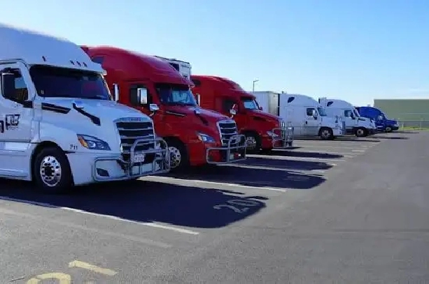 TRUCK TRAILER CHASSIS OFFICE GARAGE CONTAINR PARKING SECURE YARD
