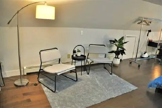 $1,550  1BR  Large Suite in Garden city Richmond for rent