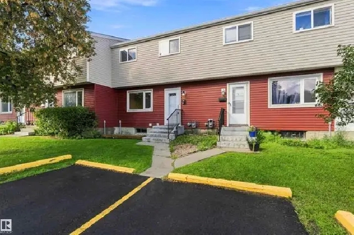 FULLY RENOVATED 3 bed / 2 bath townhouse - 160 Habitat CR NW