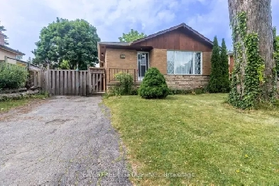 3 Beds 1 Bath Main Floor unit $2800/- available from 15th SEP