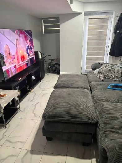 2 bedroom basment for rent 1800