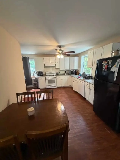 2 Bedroom Apartment available October 1st