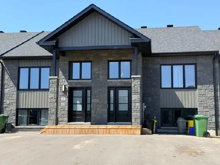 Newer 2-Bedroom Upper Units – Bright, Modern & Spacious