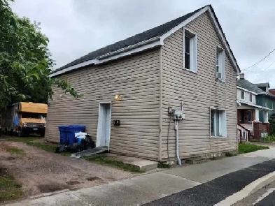 Duplex for sale in North Bay for 239,900