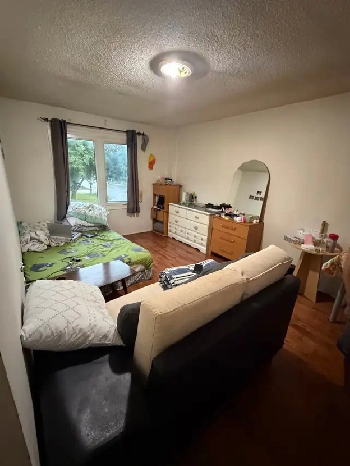 master bedroom for rent