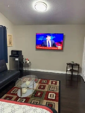 ROOM IN BASEMENT FOR RENT $1000 PLEASE CALL 365-996-6255