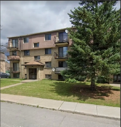 4 1/2 à louer à Laval