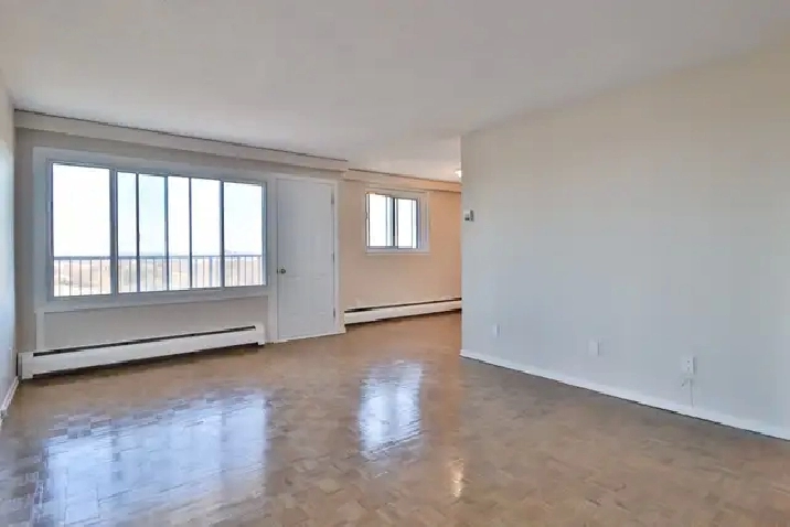 ONE MONTH FREE!   2 Bedroom Kilborn Ave. Alta Vista/Smyth/Bank